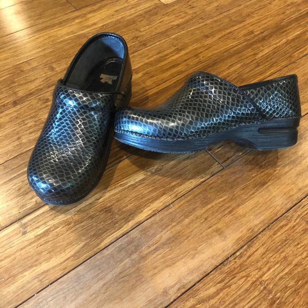 Dansko size 38